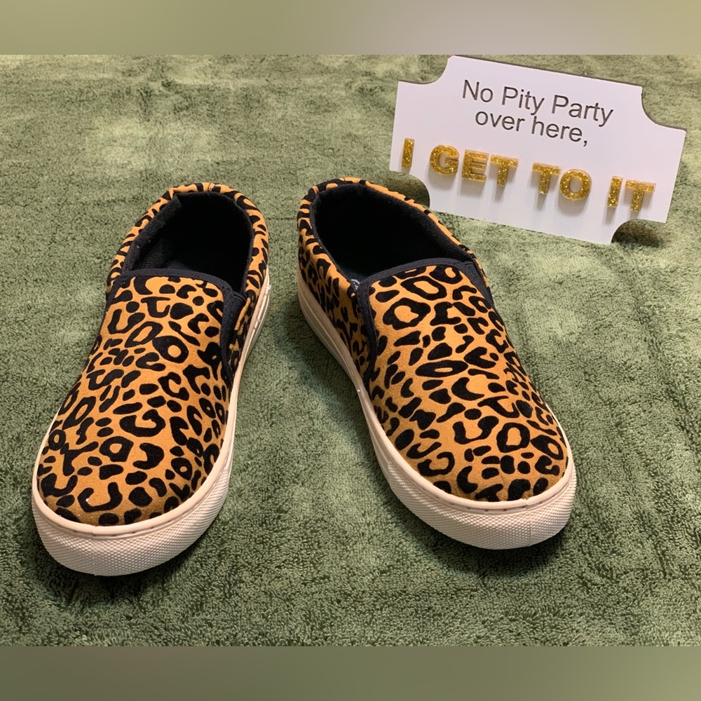 🆕 Leopard Print Slip-On Shoes